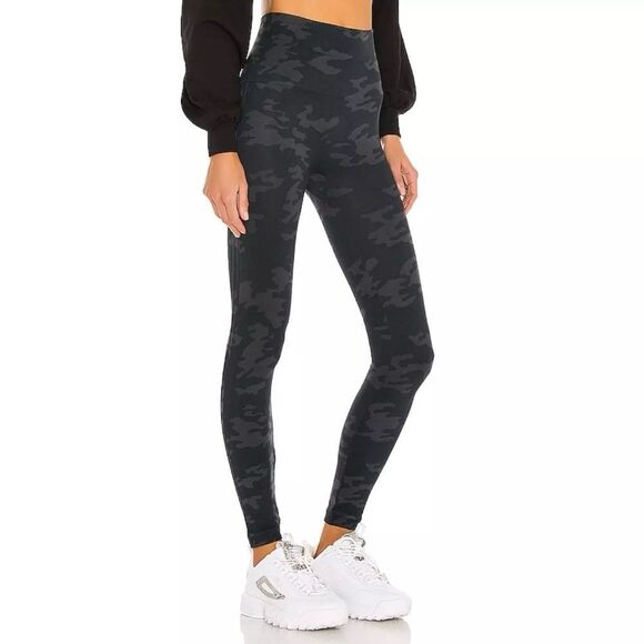 SPANX Look at Me Now Seamless Faux Leather Camo Leggings Black Camouflage Size M - Picture 2 of 11